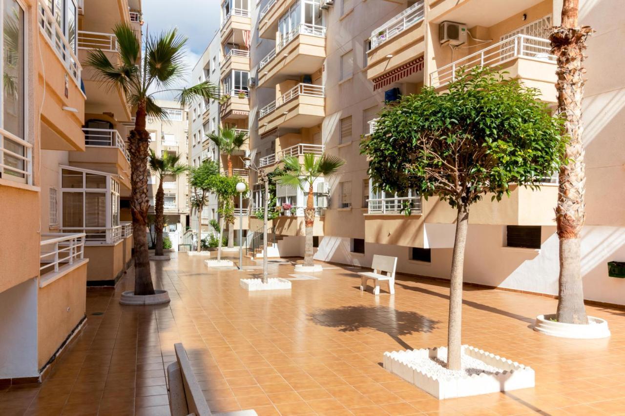 Piso En El Centro Lejlighed Torrevieja Eksteriør billede